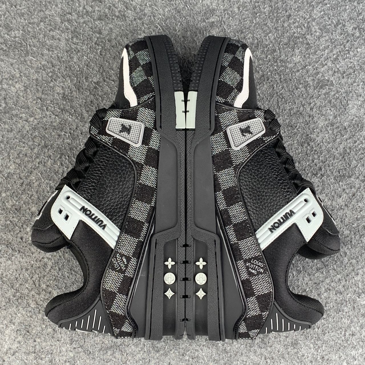 LV Trainer Damier 'Black'