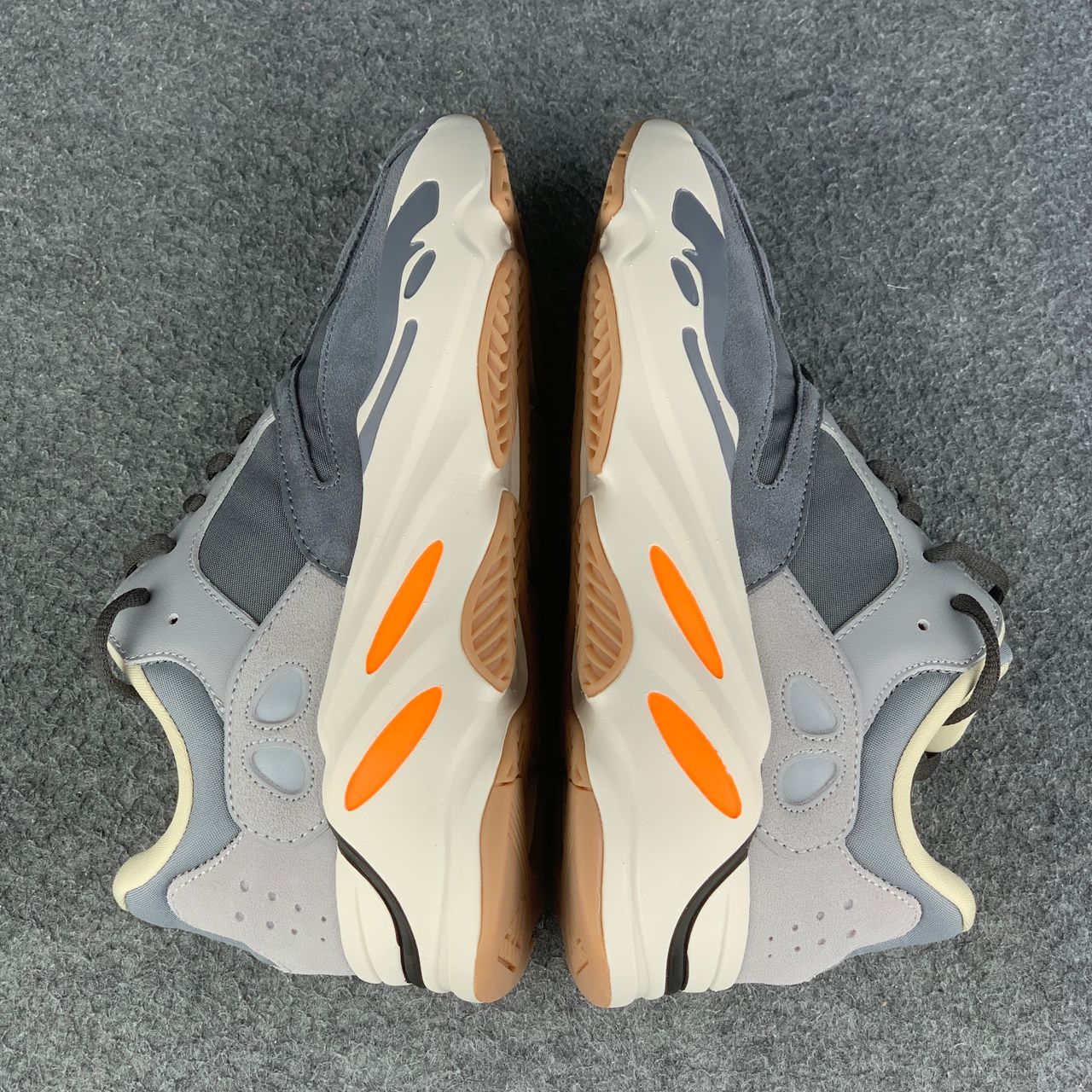 Yeezy Boost 700 'Magnet'