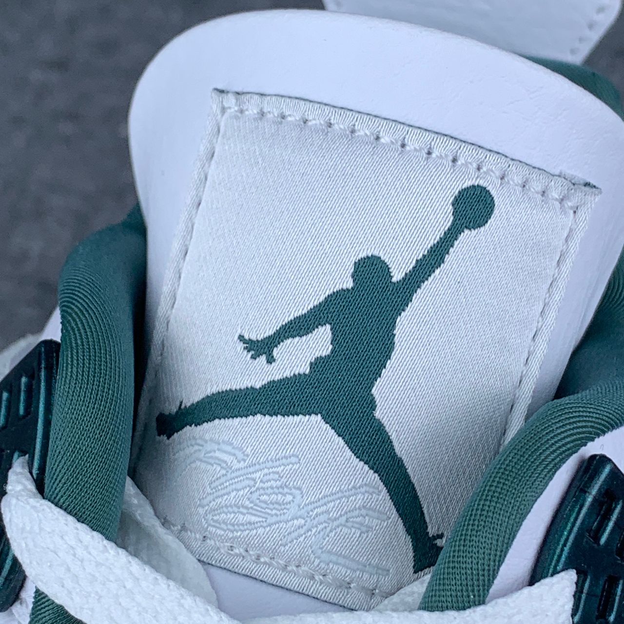 Air Jordan 4 Retro 'Oxidized Green'