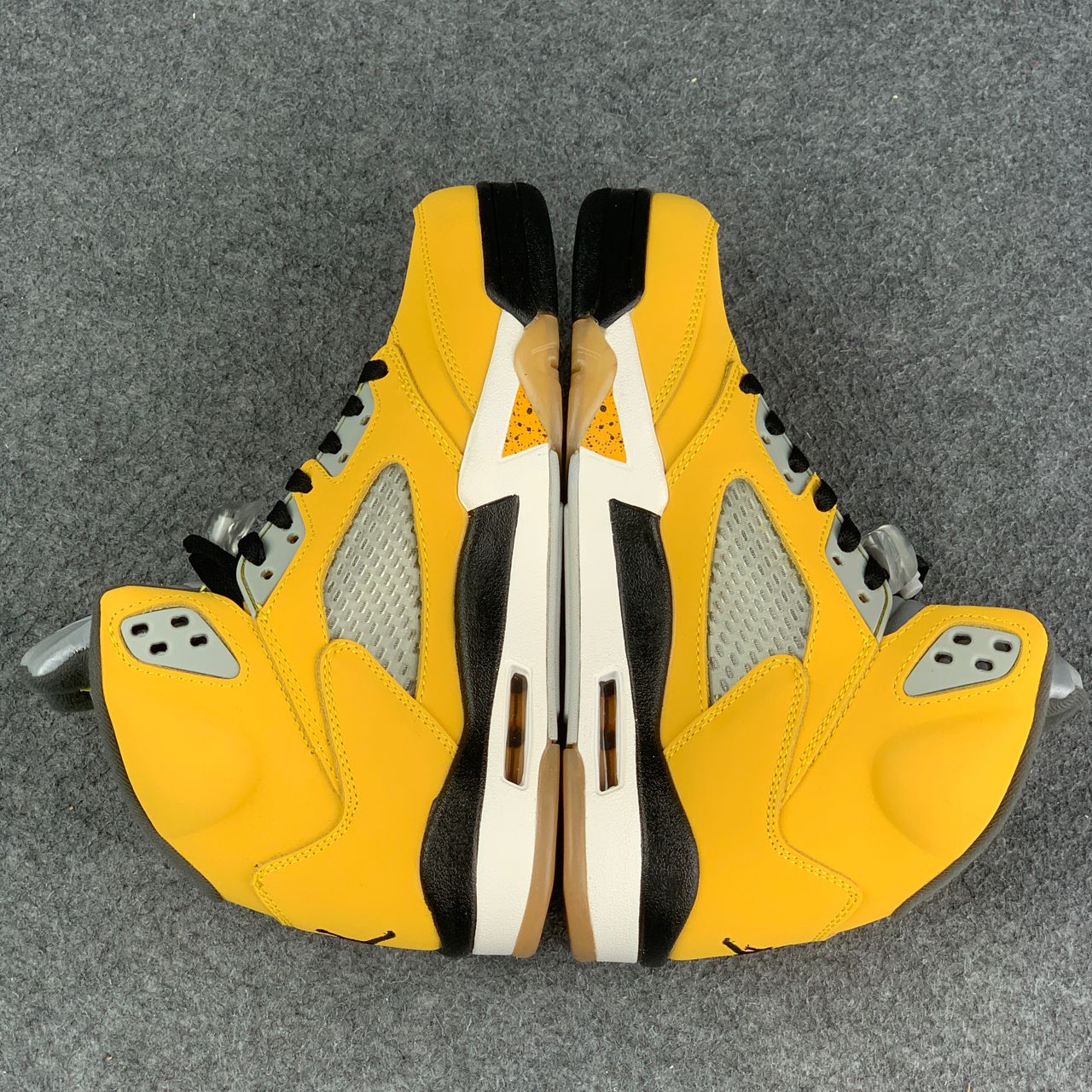 Air Jordan 5 Retro T23 'Tokyo' 2011