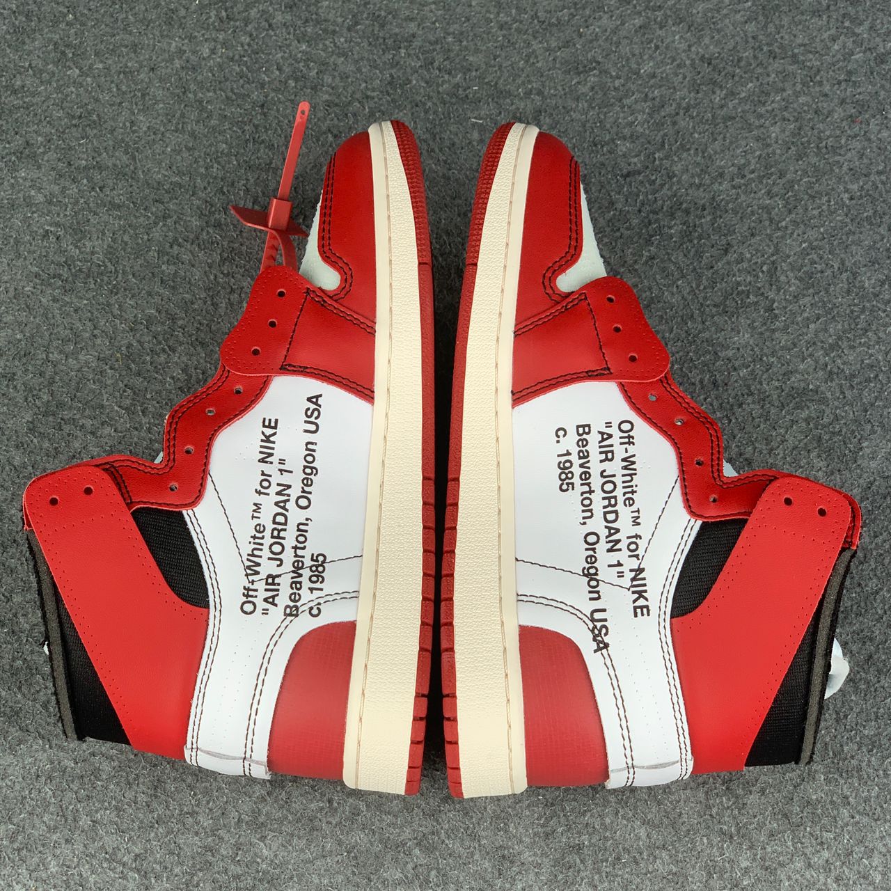 Off-White x Air Jordan 1 Retro High OG 'Chicago'