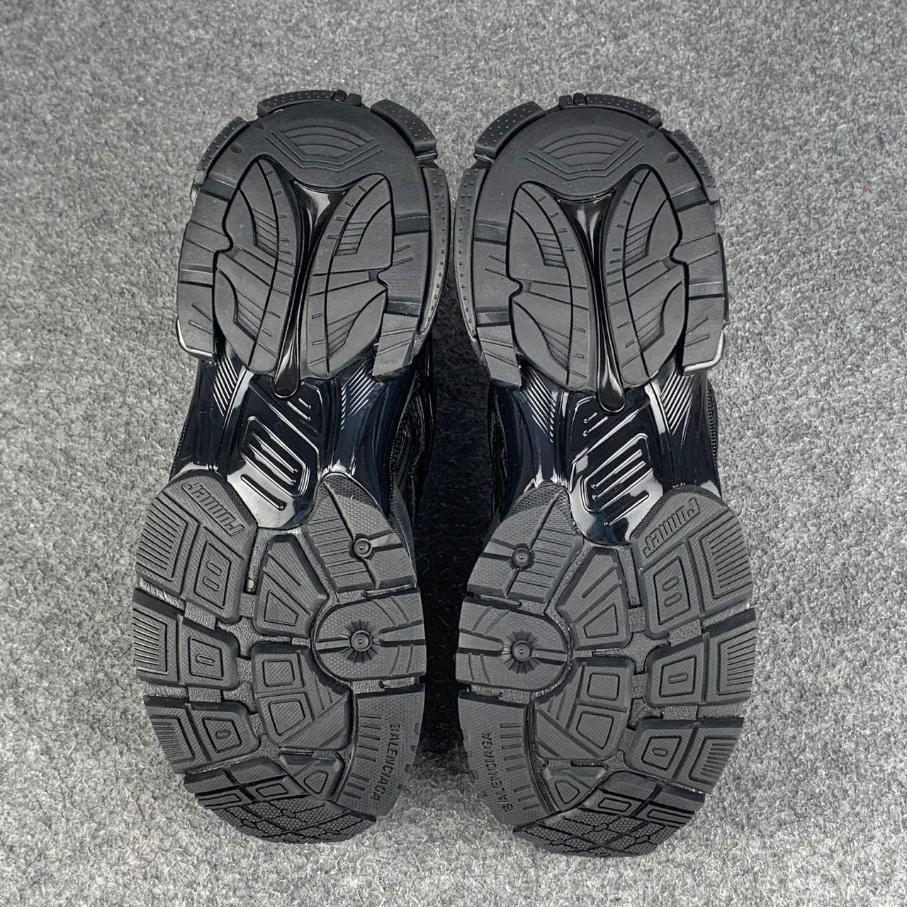 Balenciaga Wmns Runner Sneaker 'Black'