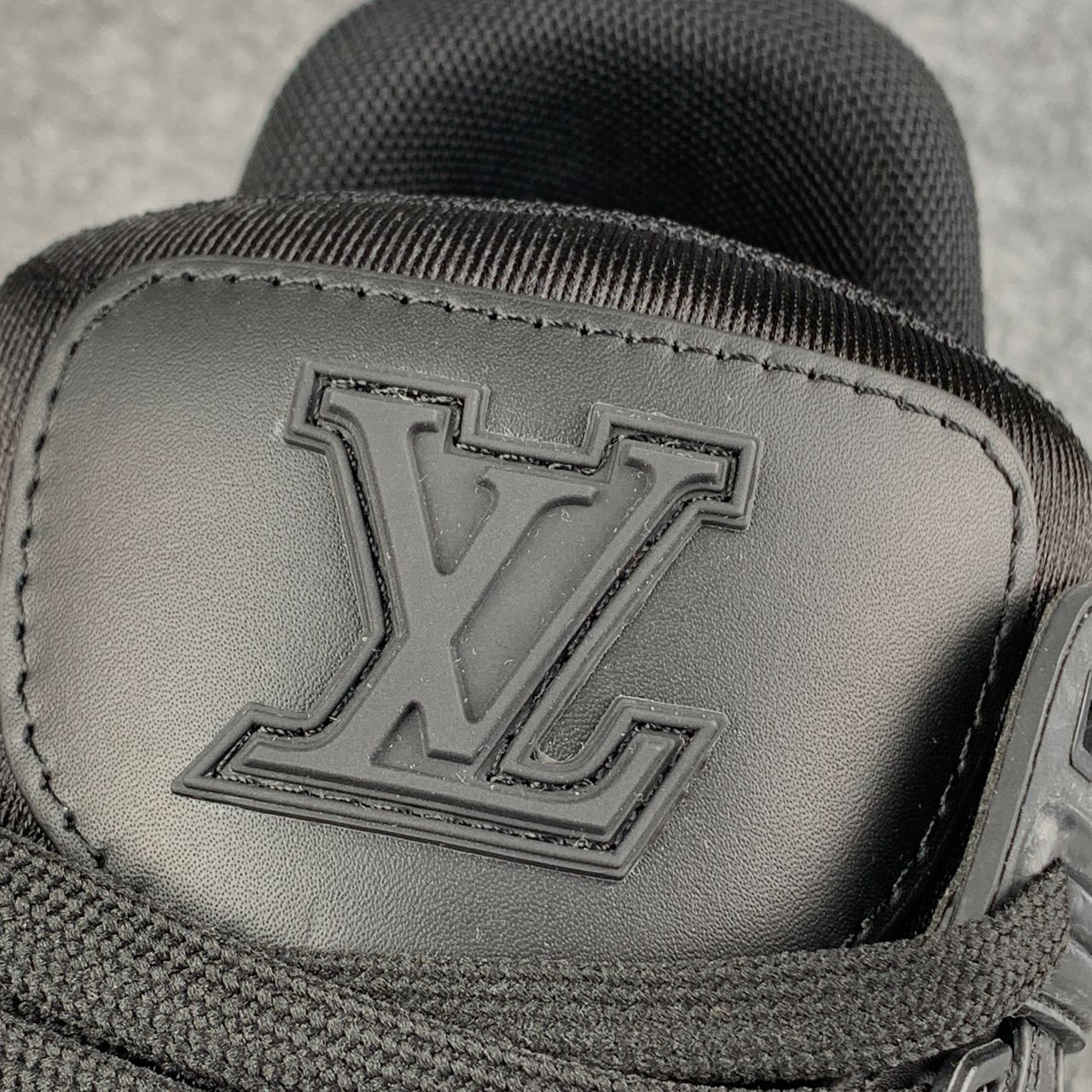 LV Trainer 'Black Monochrome'
