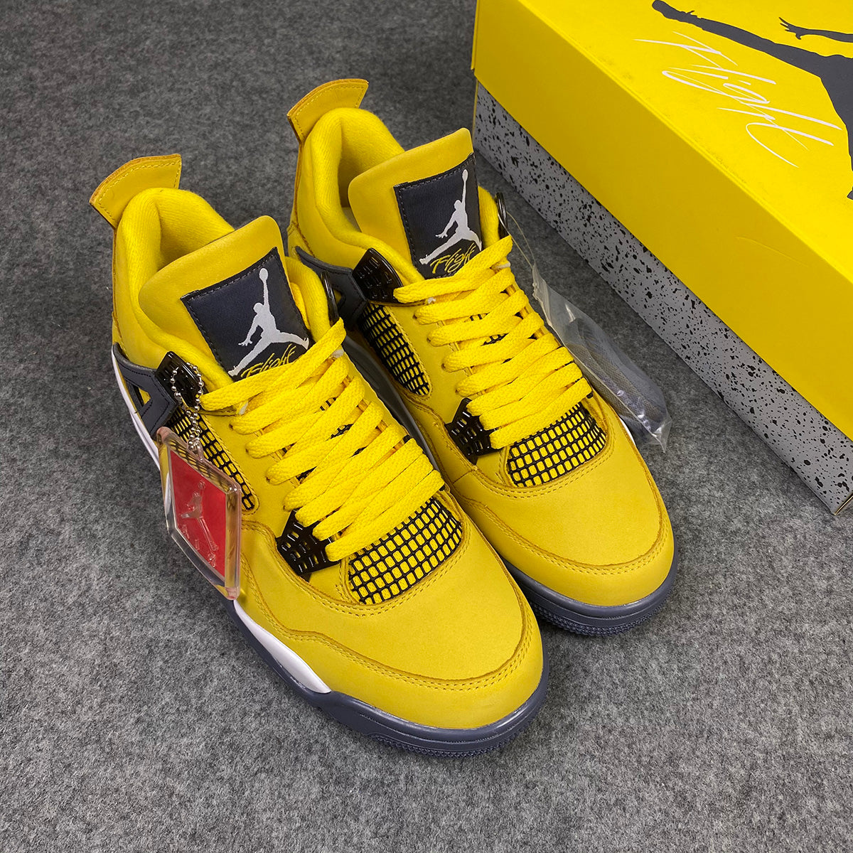 Air Jordan 4 Retro 'Lightning' 2021