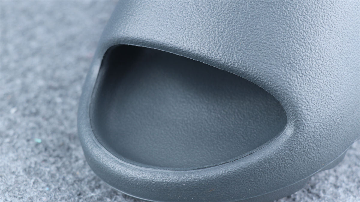 Yeezy Slides 'Slate Grey'