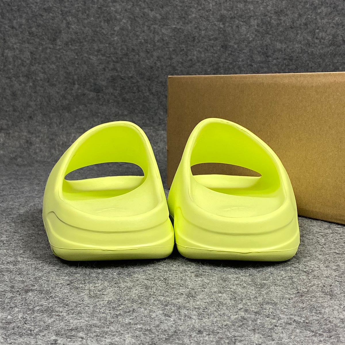 Yeezy Slides 'Glow Green'