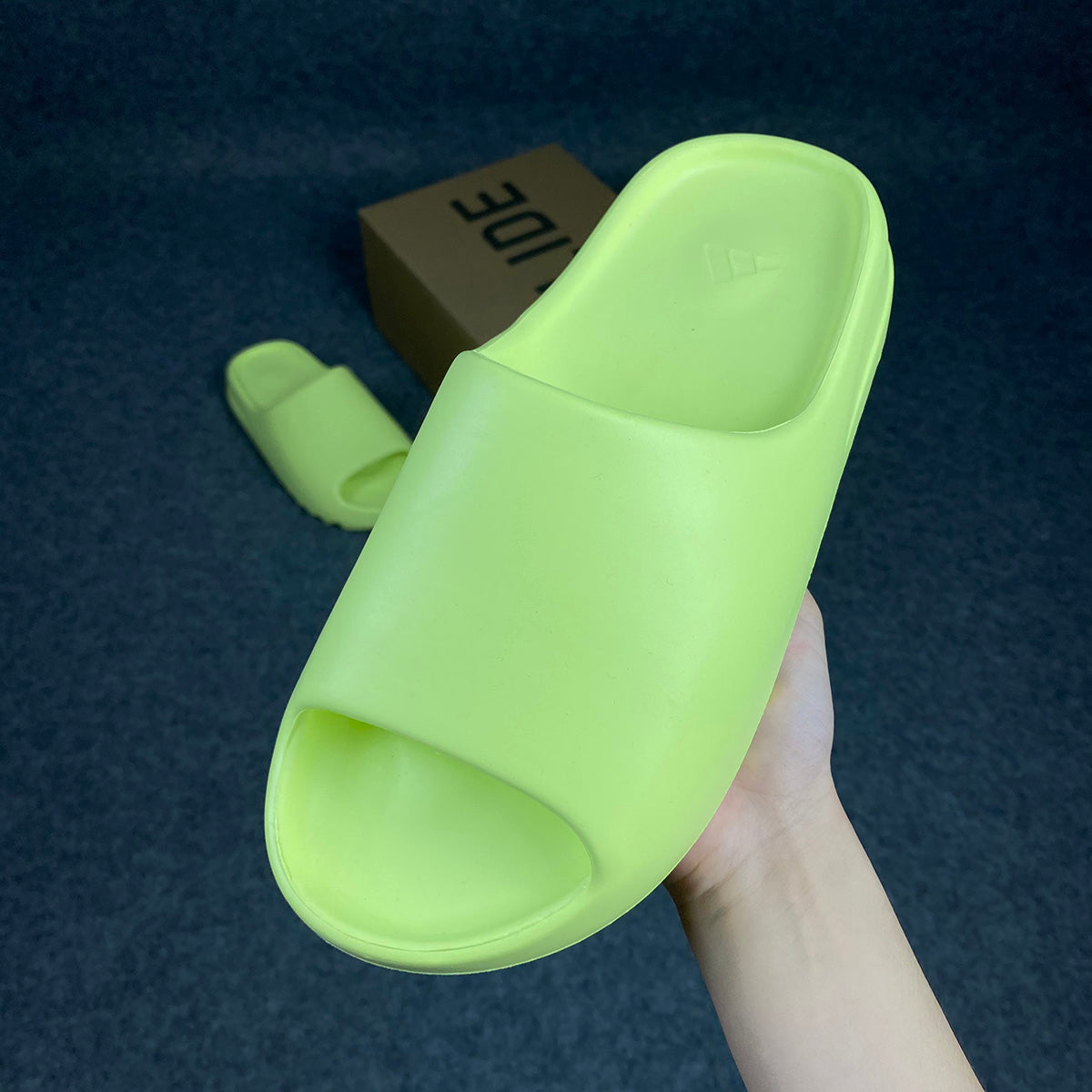 Yeezy Slides 'Glow Green'