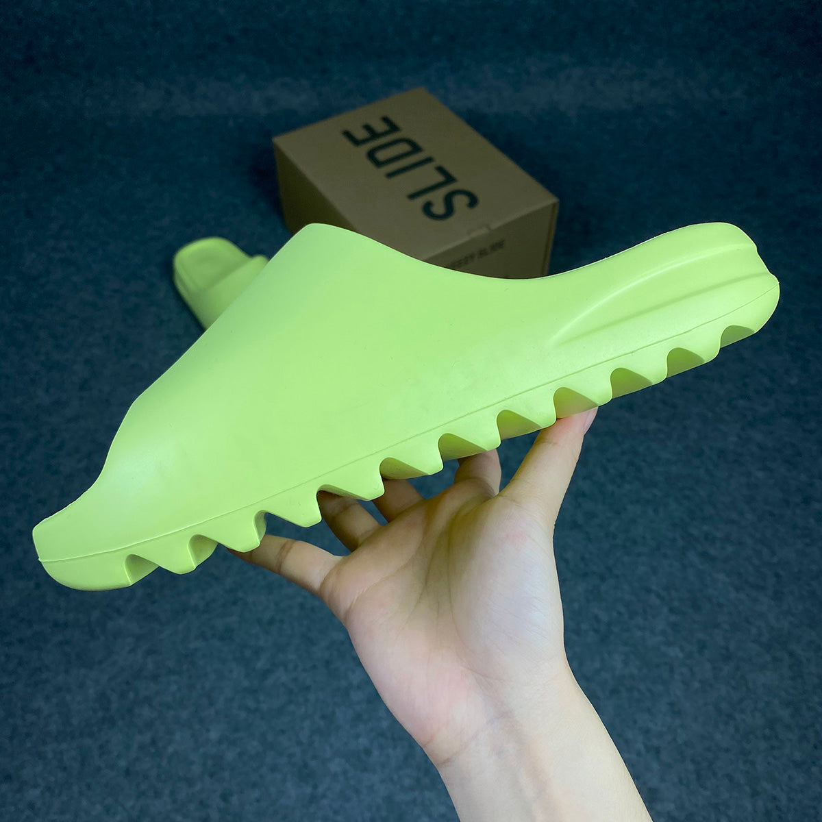 Yeezy Slides 'Glow Green'