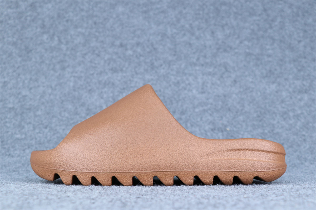 Yeezy Slides 'Flax'