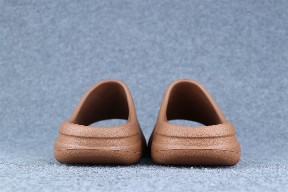 Yeezy Slides 'Flax'